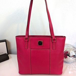 - EUC Dooney and Bourke pink leather zipper tote.